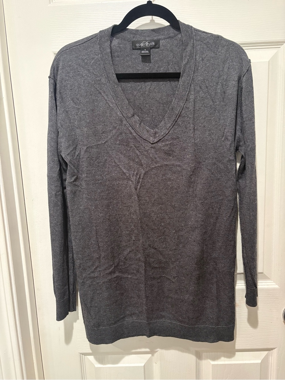 August Silk Brand Gray V-Neck Long Sleeve Sweater